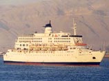 На борту судна "Салям 98", построенном в 1978-м году, сообщает египетское агентство MENA, находились 1.300 пассажиров, большинство из них - египтяне