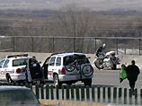 Сержант полиции штата Нью-Мексико Джерри Никсон, сопровождавший на мотоцикле лимузин президента США Джорджа Буша в Альбукерке (штат Нью-Мексико) в составе президентского кортежа, потерял управление и врезался в бетонное ограждение шоссе