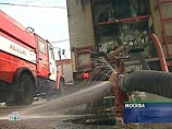 В Москве горит трехэтажное производственное здание. Внутри могут быть люди