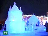 На Дворцовой площади Петербурга открыт Ледяной дворец XVIII века