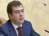 Заседание правительства в прошлый четверг вынужден был провести первый заместитель Фрадкова Дмитрий Медведев, который очень уверенно чувствовал себя в премьерском кресле
