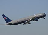 Самолет United Airlines приземлился после обнаружения трупа на борту Самолет United Airlines приземлился после обнаружения трупа на борту
