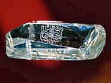 После этого инцидента персидский шах прислал в Петербург вместе со своим сыном, в дар царю Николаю I, в качестве "откупной" за убийство посла легендарный алмаз "Шах"