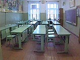 В ходе рассмотрения заявлений родителей прокуратурой района было установлено, что на протяжении последних трех лет педагог систематически нарушала свои должностные обязанности, жестоко обращалась с детьми В ходе рассмотрения заявлений родителей прокуратурой района было установлено, что на протяжении последних трех лет педагог систематически нарушала свои должностные обязанности, жестоко обращалась с детьми