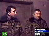 Трое российских офицеров, задержанных грузинскими полицейскими 8 февраля в зоне грузино-осетинского конфликта, пересекли российскую границу и в данный момент находятся во Владикавказе