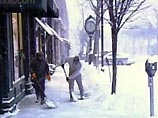 Первая в этом году снежная буря парализовала значительную часть северо-восточных штатов США и стала рекордной для Нью-Йорка