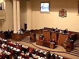Парламент Грузии в среду обсуждает ежегодный доклад президента страны. Во второй половине дня парламент рассмотрит вопрос о задействовании постановления от 11 октября 2005 года о выводе российских миротворцев из зоны грузино-югоосетинского конфликта