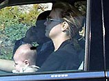 Бритни Спирс неожиданно прибыла в больницу вместе с шестимесячным сыном и вела себя при этом довольно странно. Она приехала к медицинскому центру в Лос-Анджелесе и буквально вбежала внутрь, держа на руках Шона Престона