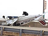 В США самолет совершил аварийную посадку на шоссе