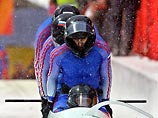 Российская четверка бобслеистов докаталась до "серебра" Российская четверка бобслеистов докаталась до "серебра"