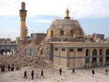 Неизвестные ворвались в находящийся в Самарре (110 км к северу от Багдада) мавзолей двух из двенадцати шиитских имамов - Али аль-Хади и Хасасна аль-Аскари и заложили в нем две бомбы. Взрывом повреждены стены, и частично обрушился золотой купол святыни