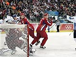После полуфинального хоккейного матча Россия-Финляндия Кузин, в расстроенных чувствах, возвращался на автомобиле в гостиницу, - сказал собеседник агентства