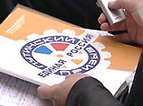 Сурков призвал "единороссов" не "разевать рот", не отдать Россию в руки олигархов и оправдал реформы Путина Сурков призвал "единороссов" не "разевать рот", не отдать Россию в руки олигархов и оправдал реформы Путина