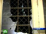 Полицейские оперативно прибыли и обнаружили крупную дробь, которая разбила стекла и рамы окон