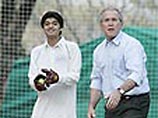 В Пакистане в президента США Буша попали теннисным мячом (ФОТО)