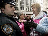 В Нью-Йорке в понедельник арестованы четыре участницы акции протеста против войны в Ираке
