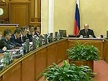 Глава правительства Михаил Фрадков перевел претензии президента к правительству по поводу высокой инфляции на уровень ниже и пригрозил министрам экономического блока отставкой