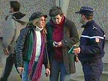 Бывший французский учитель захватил 23 заложников, чтобы вернуть себе работу Бывший французский учитель захватил 23 заложников, чтобы вернуть себе работу