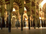 Испания просит приостановить распродажу балок кордовской мечети X века