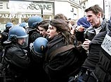 Полиция вытеснила бунтующих студентов из здания Сорбонны