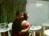 Один из чеченских сайтов, физически расположенных в Канаде, распространил в интернете видеозапись, сделанную, предположительно, на камеру сотового телефона Один из чеченских сайтов, физически расположенных в Канаде, распространил в интернете видеозапись, сделанную, предположительно, на камеру сотового телефона