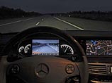 Mercedes-Benz S550 оснащен не только радарным парк-троником, но и самым настоящим прибором ночного видения. Система Night view assist состоит из инфракрасной фары с максимальной длиной луча 150 метров и ЖК-экраном в салоне