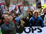 В третью годовщину вторжения в Ирак во многих городах прошли антивоенные демонстрации В третью годовщину вторжения в Ирак во многих городах прошли антивоенные демонстрации