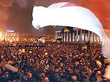 На Октябрьскую площадь пришли, по разным данным, около 5 000 человек. В то же время по оценке корреспондента "Нового Региона", на площади собрались до 20 тысяч человек. На площади установлена звуковая аппаратура, играет музыка На Октябрьскую площадь пришли, по разным данным, около 5 000 человек. В то же время по оценке корреспондента "Нового Региона", на площади собрались до 20 тысяч человек. На площади установлена звуковая аппаратура, играет музыка