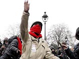 На журналистку, освещавшую массовые манифестации молодежи, недовольной новыми законами о рынке труда, напали 15 хулиганов На журналистку, освещавшую массовые манифестации молодежи, недовольной новыми законами о рынке труда, напали 15 хулиганов