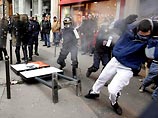 Во время манифестации близ Парижа 15 хулиганов напали на французскую журналистку Во время манифестации близ Парижа 15 хулиганов напали на французскую журналистку