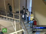 Еще одного из подсудимых, который признавал свою вину в ходе следствия и суда, присяжные сочли заслуживающим снисхождения. В целом присяжные признали восьмерых подсудимых виновными в хулиганстве Еще одного из подсудимых, который признавал свою вину в ходе следствия и суда, присяжные сочли заслуживающим снисхождения. В целом присяжные признали восьмерых подсудимых виновными в хулиганстве