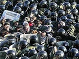 Госдепартамент США квалифицировал действия белорусских властей как "подавление мирных демонстраций" и призвал немедленно освободить всех задержанных во время митингов оппозиции в Минске