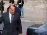 Видео-хит саммита ЕС: двойник Берлускони имитирует секс с сотрудницей полиции