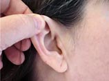 В Тюмени учительница порвала ухо школьнице, помешавшей уроку В Тюмени учительница порвала ухо школьнице, помешавшей уроку