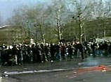 Беспорядки в Париже: для грабежа манифестантов подтянулась молодежь из пригородов (ФОТО)