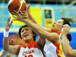Китайские баскетболистки на тренировках занимаются боксом