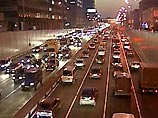 Из-за дождя в Москве вечером образовались огромные пробки на дорогах Из-за дождя в Москве вечером образовались огромные пробки на дорогах