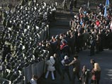 Ранее генеральный прокурор Белоруссии Петр Миклошевич сообщил, что за участие в несанкционированных акциях 19-25 марта в Минске были задержаны более 500 граждан Ранее генеральный прокурор Белоруссии Петр Миклошевич сообщил, что за участие в несанкционированных акциях 19-25 марта в Минске были задержаны более 500 граждан