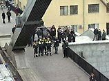 В центре столицы мужчина бросился с моста в Москву-реку, пробил лед и утонул В центре столицы мужчина бросился с моста в Москву-реку, пробил лед и утонул