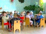 Как сообщила ранее руководитель департамента образования Москвы Любовь Кезина, сейчас "родители платят в лучшем случае 150 рублей или 100% от взимаемой платы. При этом половина из них имеет льготы по оплате" Как сообщила ранее руководитель департамента образования Москвы Любовь Кезина, сейчас "родители платят в лучшем случае 150 рублей или 100% от взимаемой платы. При этом половина из них имеет льготы по оплате"