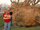 В США сильные бури унесли жизни по меньшей мере 14 человек В США сильные бури унесли жизни по меньшей мере 14 человек