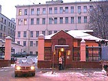 Генпрокуратура обратилась в суд с представлением в связи с тем, что, согласно закону Российской Федерации, адвокат (Алексанян бывший начальник правового управления ЮКОСа) может быть привлечен к уголовной ответственности только с санкции суда Генпрокуратура обратилась в суд с представлением в связи с тем, что, согласно закону Российской Федерации, адвокат (Алексанян бывший начальник правового управления ЮКОСа) может быть привлечен к уголовной ответственности только с санкции суда