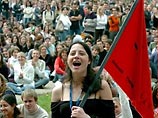Францию снова парализуют протесты против "договора первого найма" Францию снова парализуют протесты против "договора первого найма"