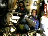 Великая Китайская стена не видна из космоса. Об этом заявили накануне в Шанхае китайские космонавты Фэй Цзюньлун и Не Хайшэн, которые находились в космосе на борту космического корабля "Шэньчжоу-6" Великая Китайская стена не видна из космоса. Об этом заявили накануне в Шанхае китайские космонавты Фэй Цзюньлун и Не Хайшэн, которые находились в космосе на борту космического корабля "Шэньчжоу-6"