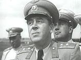 Сын Сталина Василий, хоть и был смелым летчиком (во время войны сбил два немецких самолета), плохо кончил Сын Сталина Василий, хоть и был смелым летчиком (во время войны сбил два немецких самолета), плохо кончил