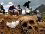 Доисторические люди уже владели искусством сверления зубов. Археологические раскопки, проводившиеся в Мергархе, пакистанском некрополе, возникшем 9000 лет назад, позволили обнаружить первые следы существования этой практики Доисторические люди уже владели искусством сверления зубов. Археологические раскопки, проводившиеся в Мергархе, пакистанском некрополе, возникшем 9000 лет назад, позволили обнаружить первые следы существования этой практики