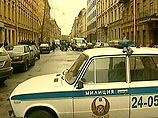 В соседнем дворе оперативными сотрудниками было обнаружено помповое ружье с нарисованной на нем свастикой В соседнем дворе оперативными сотрудниками было обнаружено помповое ружье с нарисованной на нем свастикой