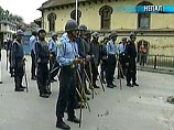 Власти Непала ввели в субботу в Катманду комендантский час на весь день, чтобы не дать возможности участникам длящейся уже третьи сутки забастовки провести митинг