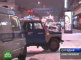 Как сообщили "Интерфаксу" в ГУВД Санкт-Петербурга, девочку сопровождают сотрудники уголовного розыска, в которые в течение некоторого времени будут продолжать наблюдение за квартирой, где ребенок живет с родителями Как сообщили "Интерфаксу" в ГУВД Санкт-Петербурга, девочку сопровождают сотрудники уголовного розыска, в которые в течение некоторого времени будут продолжать наблюдение за квартирой, где ребенок живет с родителями