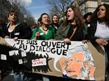 Под давлением профсоюзов во Франции отменен "договор первого найма"
